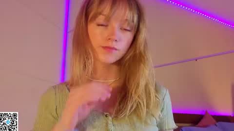 Gwen online show from July 4, 2026, 9:10 pm