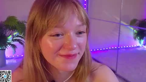 Gwen online show from July 5, 2026, 4:19 am