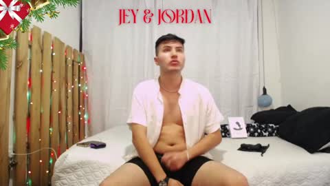 jey0987 online show from December 13, 2024, 8:09 am