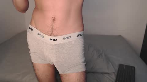 Snapshot of jey_foxx chatting on February 14, 2025, 8:48 pm jey_foxx online show from February 14, 2025, 8:48 pm