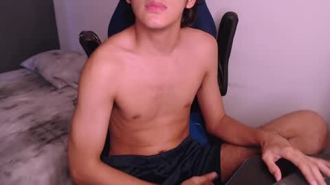 Snapshot of jey_foxx chatting on September 15, 2025, 6:30 pm jey_foxx online show from September 15, 2025, 6:30 pm