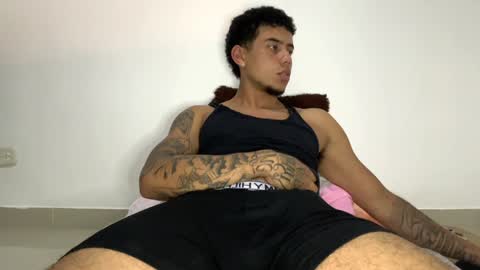 Snapshot of jeyzd25 chatting on January 16, 2025, 2:19 am Onlyfans Twitter online show from January 16, 2025, 2:19 am
