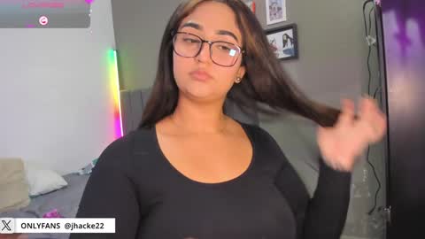 Snapshot of jhacky_sweet chatting on January 22, 2025, 2:26 am jhackelin  My independent account online show from January 22, 2025, 2:26 am