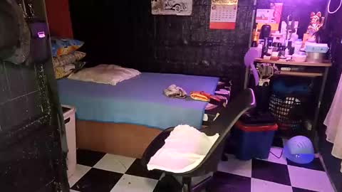 jherry26 online show from October 3, 2025, 2:25 pm