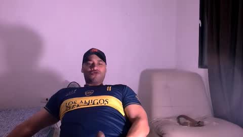 En moreno online show from December 2, 2025, 11:00 pm