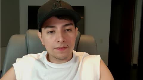 Snapshot of jhoan_saenz chatting on October 7, 2025, 5:59 am Jhoan Saenz online show from October 7, 2025, 5:59 am