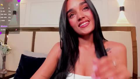 Jhoana  online show from October 10, 2025, 9:03 pm