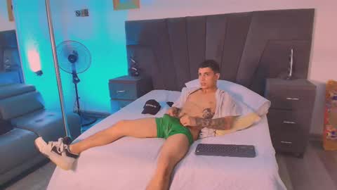 jhoanleandro online show from February 5, 2025, 9:57 am