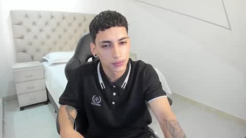 jhoanleandro online show from October 2, 2025, 4:41 am