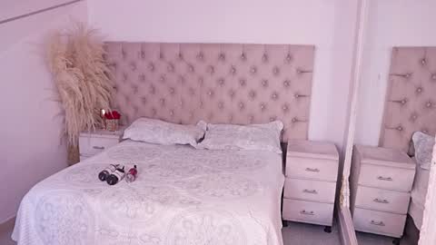 jhoanleandro online show from March 13, 2026, 4:19 am