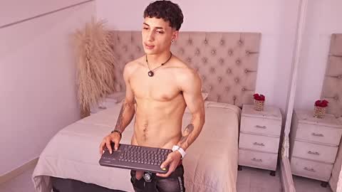 jhoanleandro online show from April 3, 2026, 5:05 am