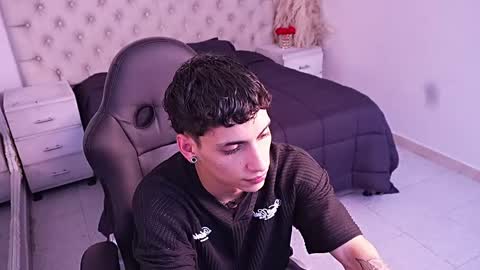 jhoanleandro online show from May 2, 2026, 10:09 am