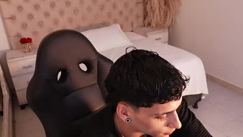 jhoanleandro online show from May 9, 2026, 11:10 pm