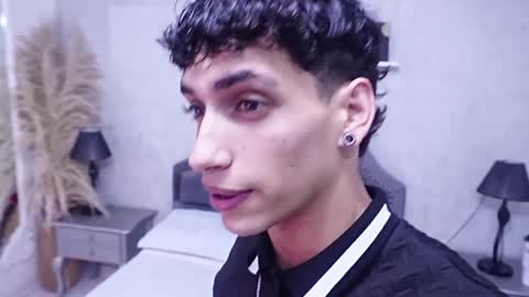 jhoanleandro online show from June 6, 2026, 9:19 pm