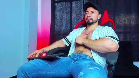 Snapshot of jhojansthetics chatting on December 13, 2025, 9:09 pm Jhojan Strong online show from December 13, 2025, 9:09 pm