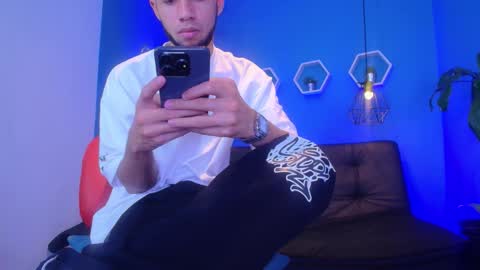 jhon_malo online show from November 27, 2025, 3:19 am