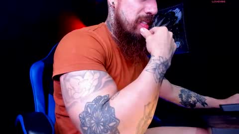 jhon_psyco online show from November 17, 2025, 3:12 am