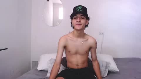 jhonay__cute online show from July 5, 2026, 6:59 pm