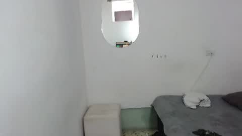 jhonay__cute online show from July 27, 2026, 6:04 pm