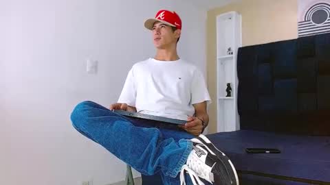 Snapshot of jhonn_rhyss chatting on January 7, 2025, 2:31 am Jhon online show from January 7, 2025, 2:31 am