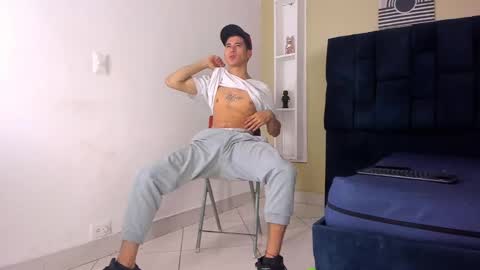 Snapshot of jhonn_rhyss chatting on January 28, 2025, 2:32 am Jhon online show from January 28, 2025, 2:32 am
