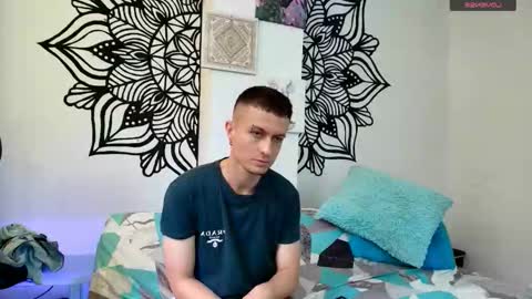 jhonny_6695 online show from September 19, 2025, 6:19 pm