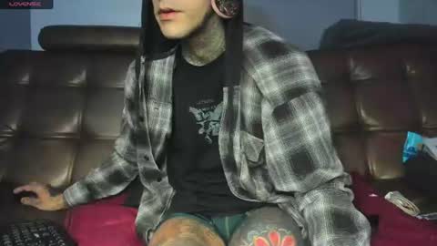 jhonny_ackerman online show from July 16, 2026, 9:37 am
