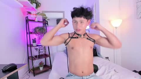 JHONNATHAN online show from April 25, 2026, 8:06 pm