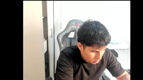 jhonny_dickm online show from September 18, 2025, 6:10 pm