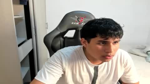 jhonny_dickm online show from September 25, 2025, 4:49 am