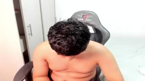 jhonny_dickm online show from October 9, 2025, 10:19 pm