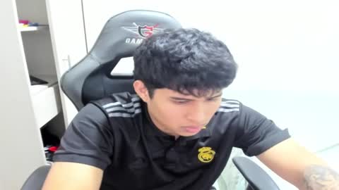 jhonny_dickm online show from October 13, 2025, 1:16 am