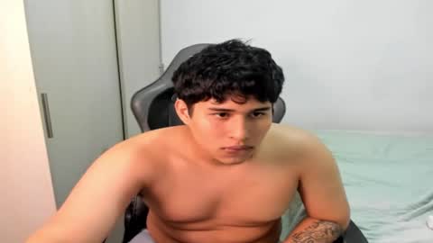 jhonny_dickm online show from October 14, 2025, 1:28 am