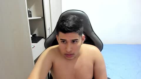 jhonny_dickm online show from November 3, 2025, 3:52 am