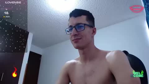 Jhonny independent model online show from March 9, 2025, 8:21 pm