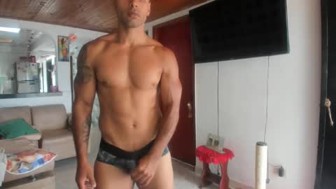 Snapshot of jhonnyxxfitnexx chatting on March 31, 2026, 5:57 pm jh online show from March 31, 2026, 5:57 pm