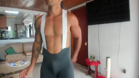 Snapshot of jhonnyxxfitnexx chatting on May 5, 2026, 6:38 pm jh online show from May 5, 2026, 6:38 pm