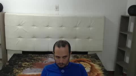 jhontorres018 online show from November 19, 2025, 4:01 am