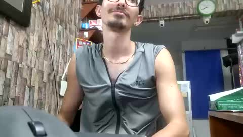 Snapshot of jhosuamoore chatting on June 5, 2026, 12:39 am Jhosuamoore online show from June 5, 2026, 12:39 am