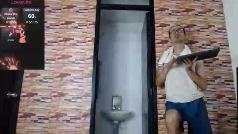 jhosuamoore2 online show from November 4, 2025, 12:26 pm