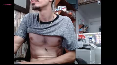 Snapshot of jhosuamoore2 chatting on April 22, 2026, 9:05 pm jhosuamoore2 online show from April 22, 2026, 9:05 pm