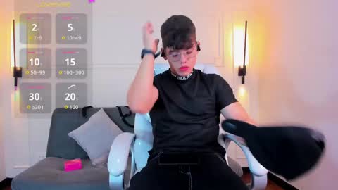 jhoumod_21 online show from September 19, 2025, 10:38 am