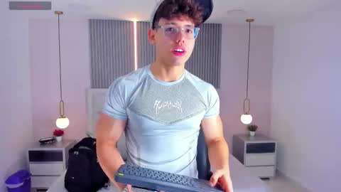 jhoumod_21 online show from December 14, 2025, 3:12 am