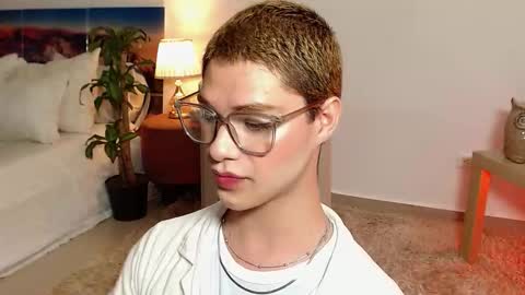 Snapshot of jhuan_cute chatting on October 17, 2025, 7:22 am Jhuan Nhez online show from October 17, 2025, 7:22 am