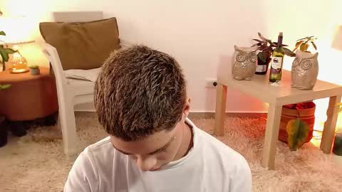 Snapshot of jhuan_cute chatting on November 2, 2025, 7:05 pm Jhuan Nhez online show from November 2, 2025, 7:05 pm