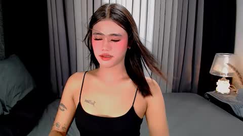 jhuliana_and_charles_room online show from October 22, 2025, 4:57 am