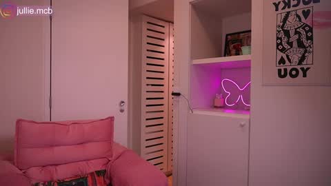 Snapshot of jhulysex chatting on October 17, 2025, 11:40 pm jhulysex online show from October 17, 2025, 11:40 pm