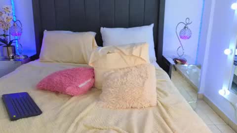 Snapshot of jiah81 chatting on February 17, 2025, 3:15 am jiah online show from February 17, 2025, 3:15 am