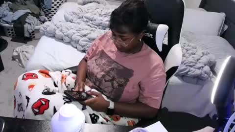 Snapshot of jigglypineapples chatting on September 20, 2025, 1:50 am goldenbaby online show from September 20, 2025, 1:50 am