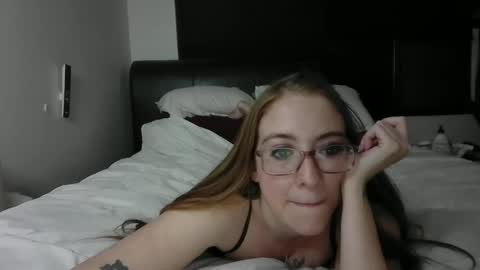 jilliangiselle online show from February 20, 2026, 6:19 am